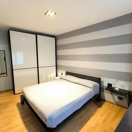 Casa Dina Apartment *