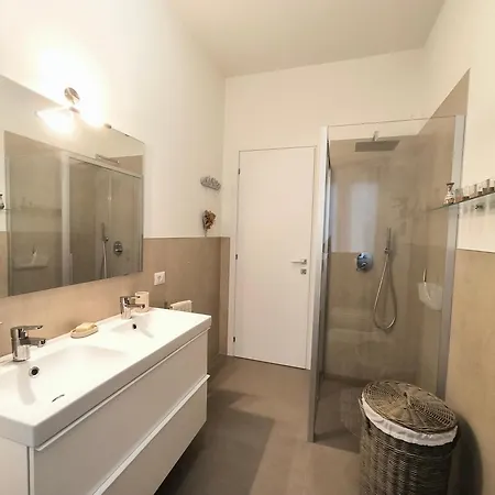 Casa Dina